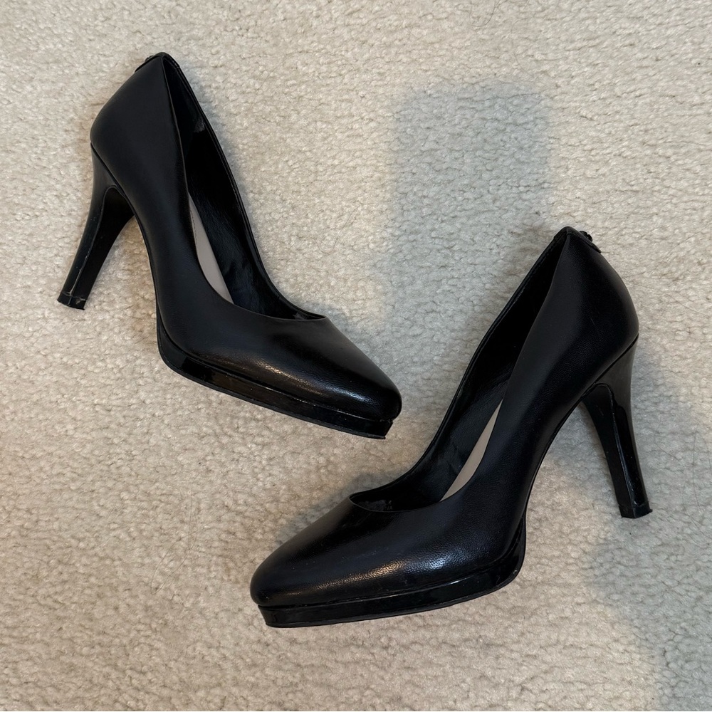 Tahari Black Heel